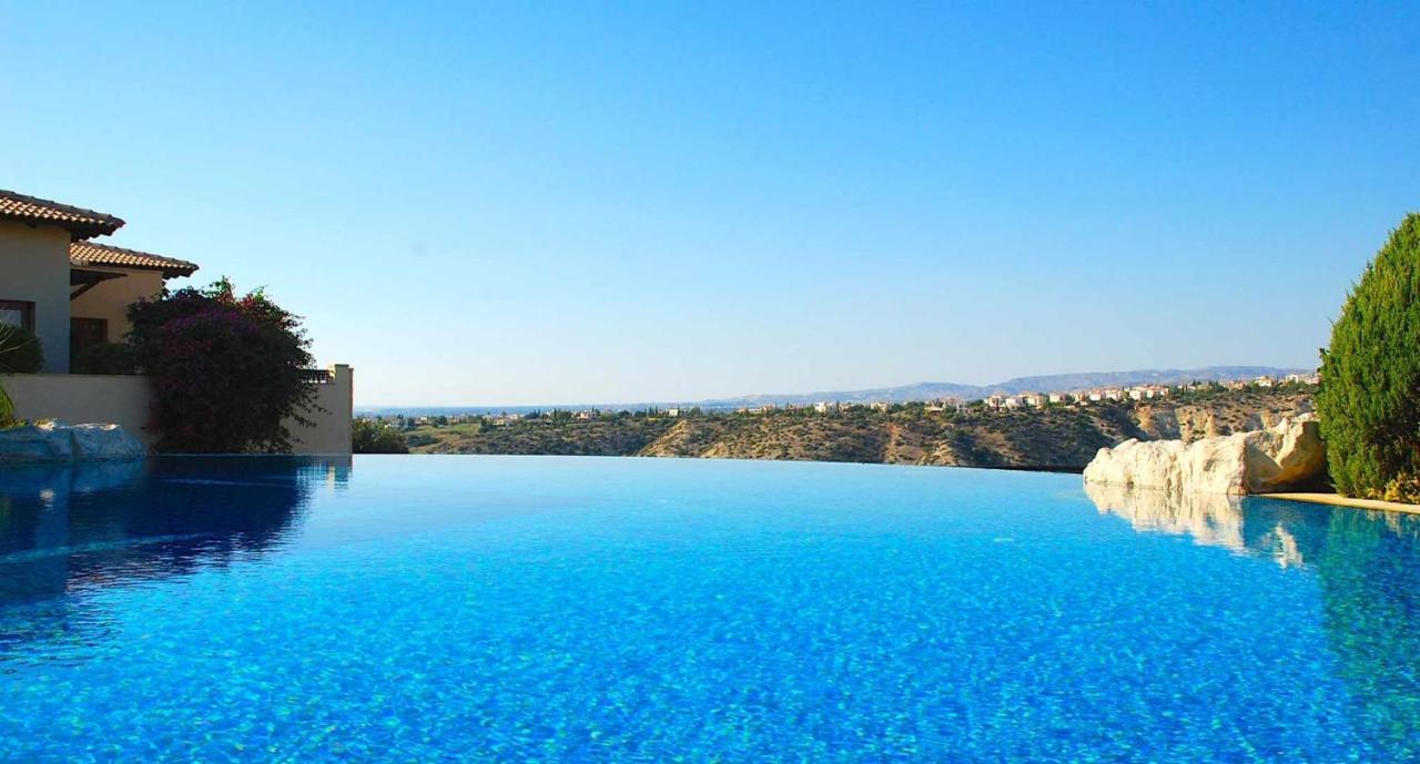 Fantastic Junior Villa Cz02 Salamis With Gorgeous Views, Aphrodite Hills Kouklia Buitenkant foto