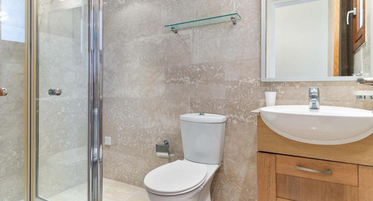 Fantastic Junior Villa Cz02 Salamis With Gorgeous Views, Aphrodite Hills Kouklia Buitenkant foto