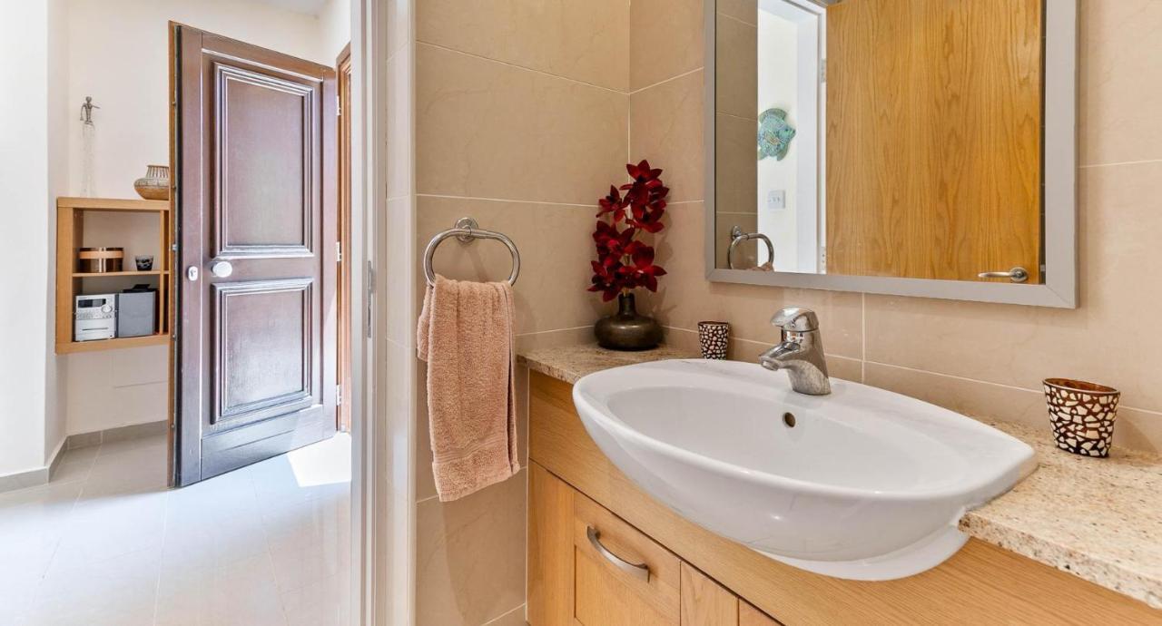 Fantastic Junior Villa Cz02 Salamis With Gorgeous Views, Aphrodite Hills Kouklia Buitenkant foto